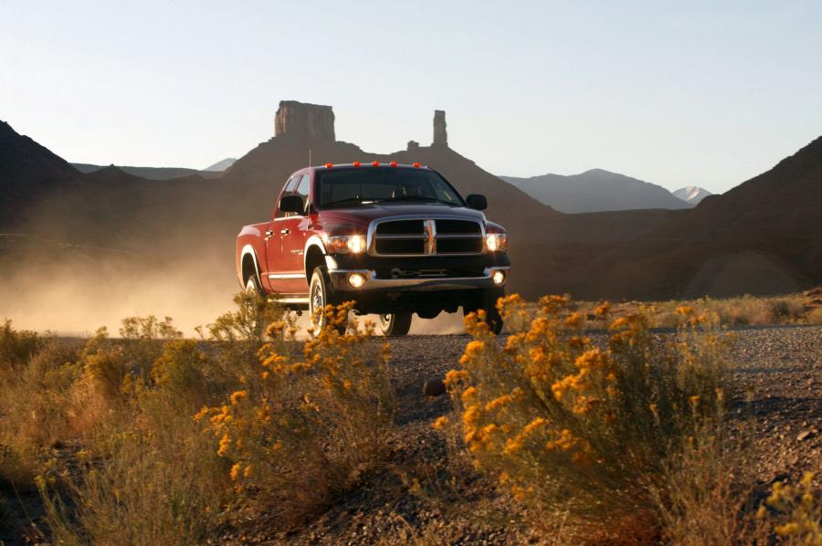  Dodge Ram Power Wagon Quad Cab 2005 года  (фото 10 из 61)
